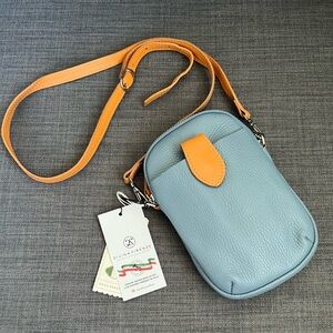 NWT DIVINA FIRENZE PHONE SMALL CROSSBODY BAG PURSE ITALIAN LEATHER